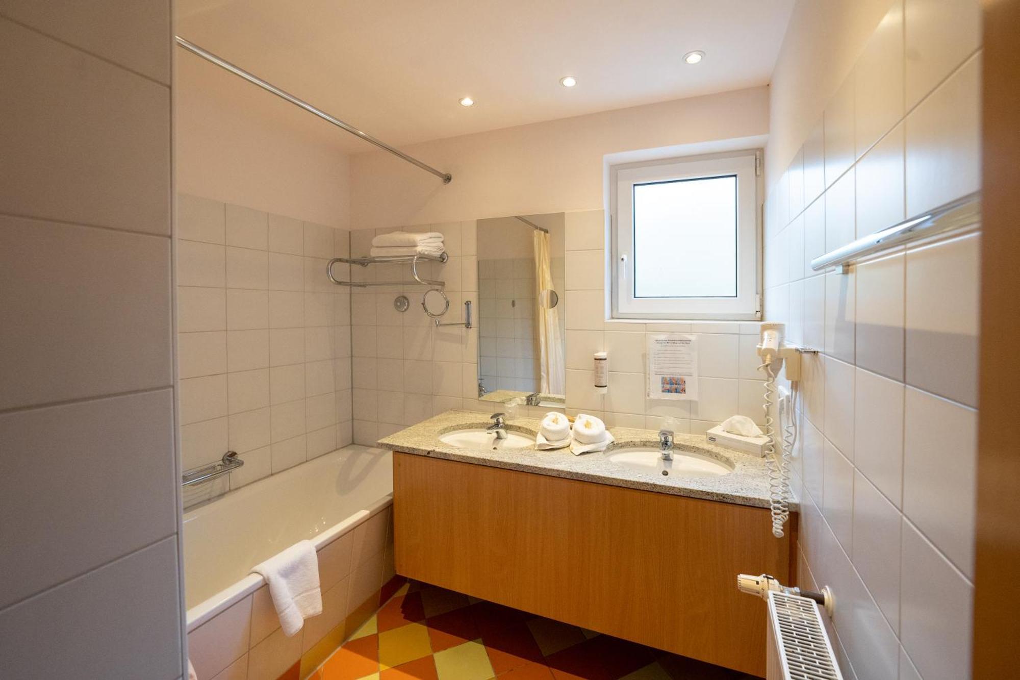 Savoy Hotel Bad Mergentheim Bagian luar foto