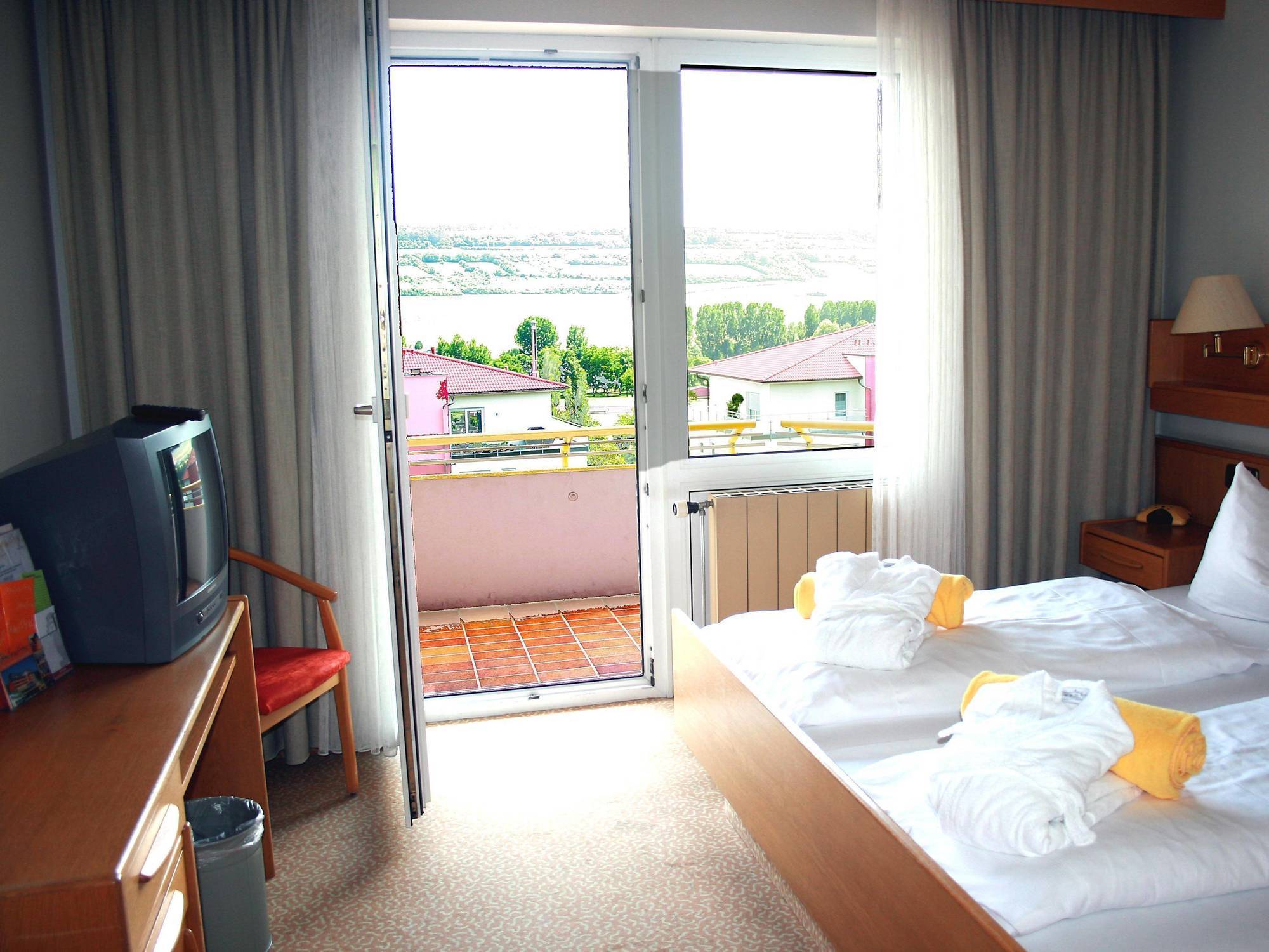 Savoy Hotel Bad Mergentheim Bagian luar foto