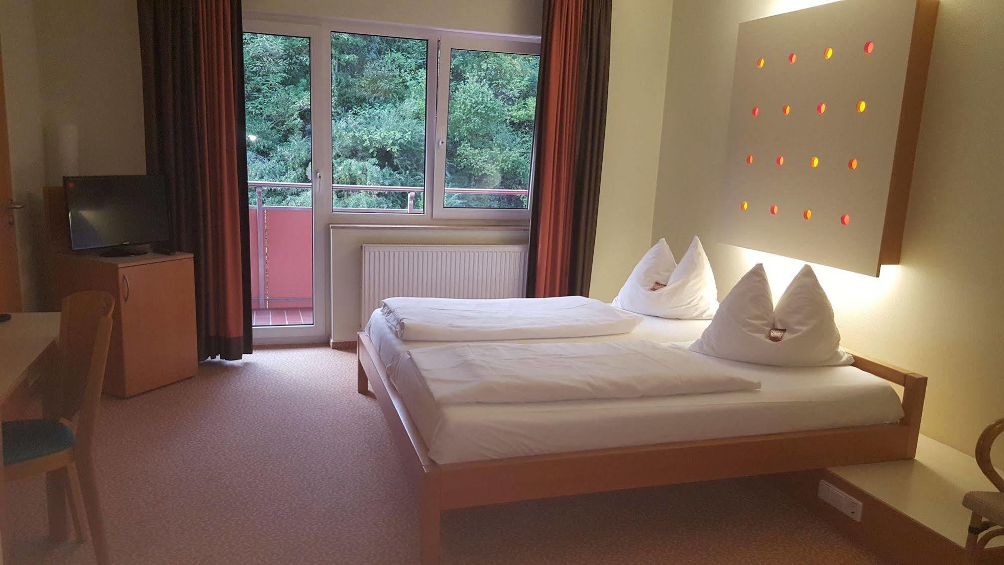 Savoy Hotel Bad Mergentheim Bagian luar foto